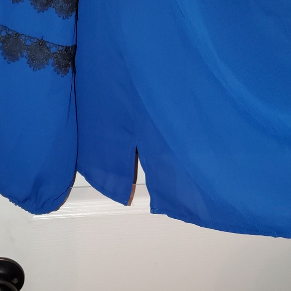 NY&Co thin flowy top - Picture 7 of 8